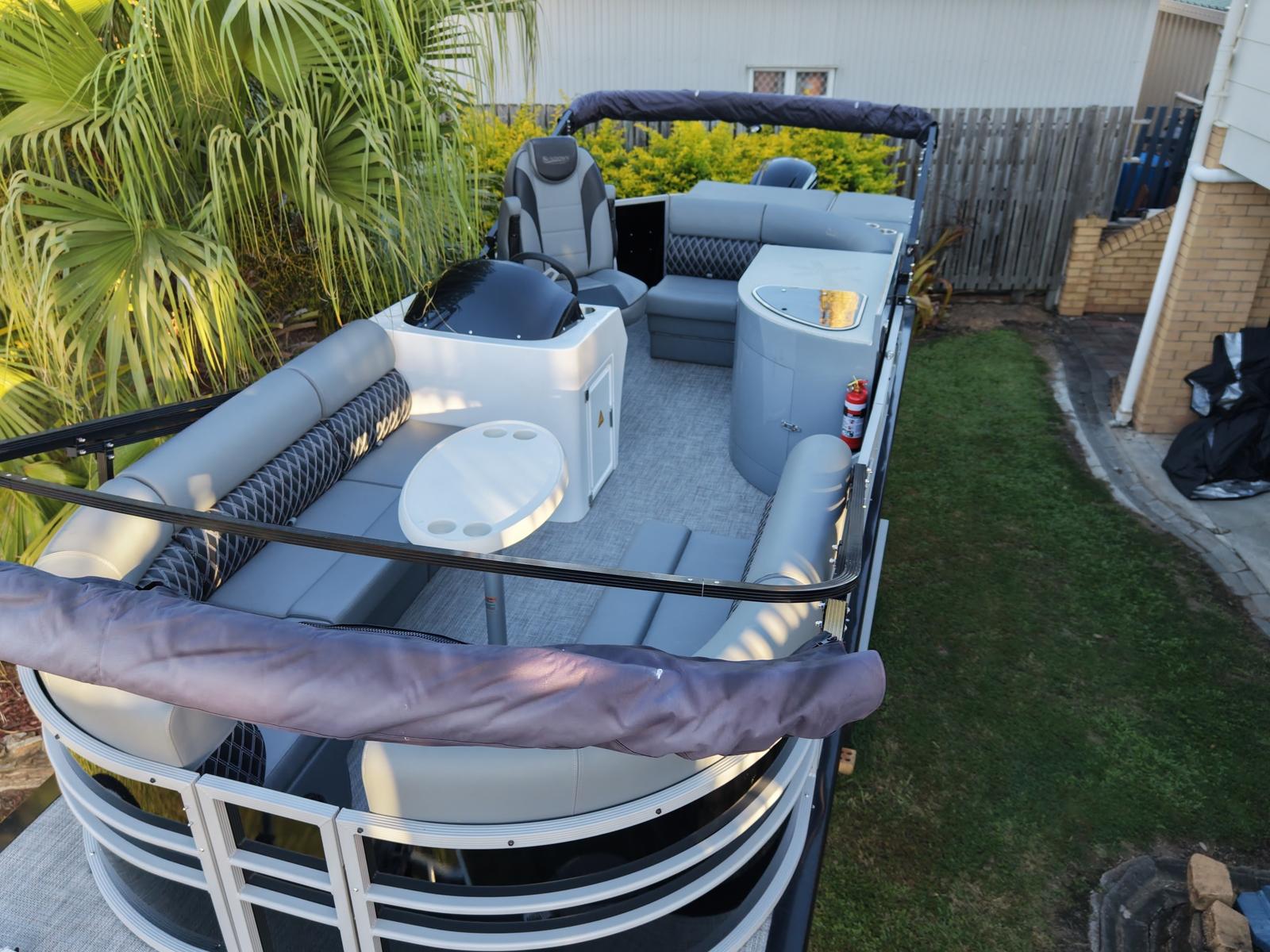2025 Sundown Pontoon Boats 19ft Luxury